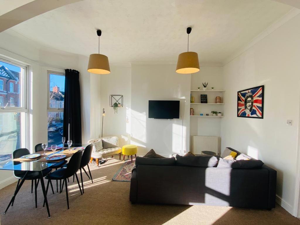 Unique Sea View Apartment Hastings Exteriér fotografie